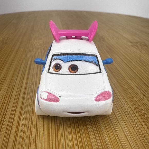 Pixar Cars Mini Racers Suki - Picture 2 of 9